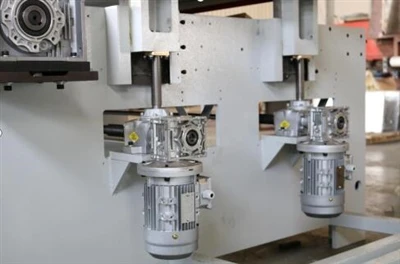 Πολύχρωμο UV Roller Coator: Βασικά εξαρτήματα και Αρχή εργασίας αποτελεσματικ...